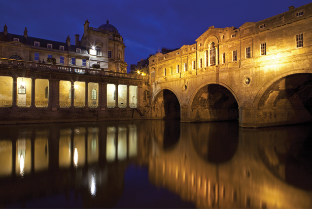 Pultney Bridge at night